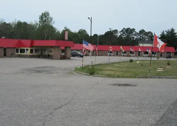The Village Inn Motel hotel thumbnail 4