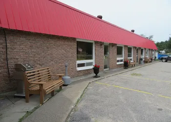 The Village Inn Motel hotel thumbnail 5