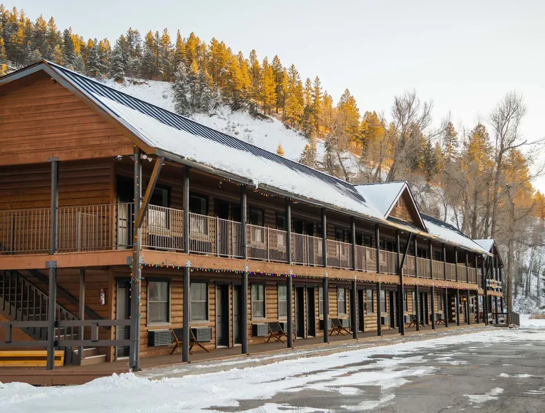 High Creek Lodge & Cabins hotel detail image 6