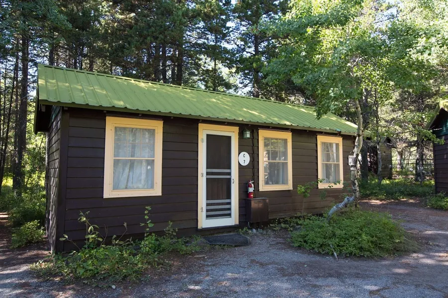 Swiftcurrent Motor Inn and Cabins - Inside the Park hotel detail image 2