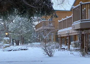 Bad Rock Bed and Breakfast Inn hotel thumbnail 2