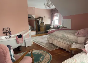 Wakamow Heights Bed & Breakfast hotel thumbnail 5