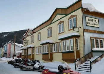 Aurora Inn hotel thumbnail 6