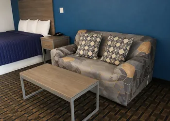 AmeriStay Inn &Suites hotel thumbnail 8