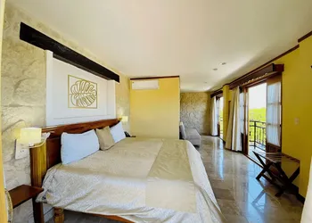 Cancun International by ZEIVA hotel thumbnail 5