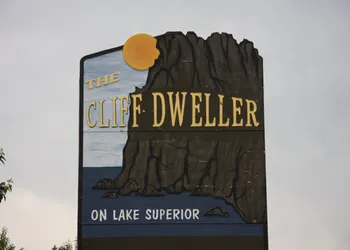 The Cliff Dweller on Lake Superior hotel thumbnail 5