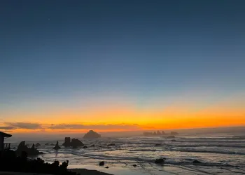Sunset Oceanfront Lodging hotel thumbnail 4