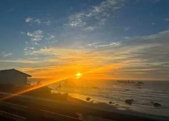 Sunset Oceanfront Lodging hotel thumbnail 7