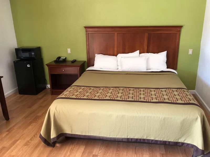 Americas Best Value Inn Visalia hotel detail image 6