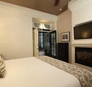 Cypress Inn hotel detail image 7