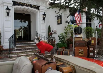 Cypress Inn hotel thumbnail 2