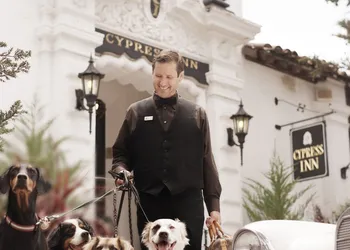 Cypress Inn hotel thumbnail 2