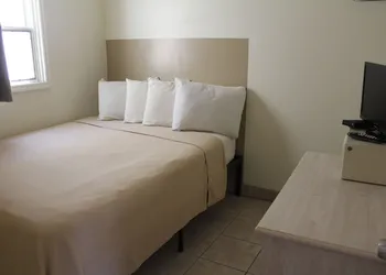 Condor Motel hotel thumbnail 7
