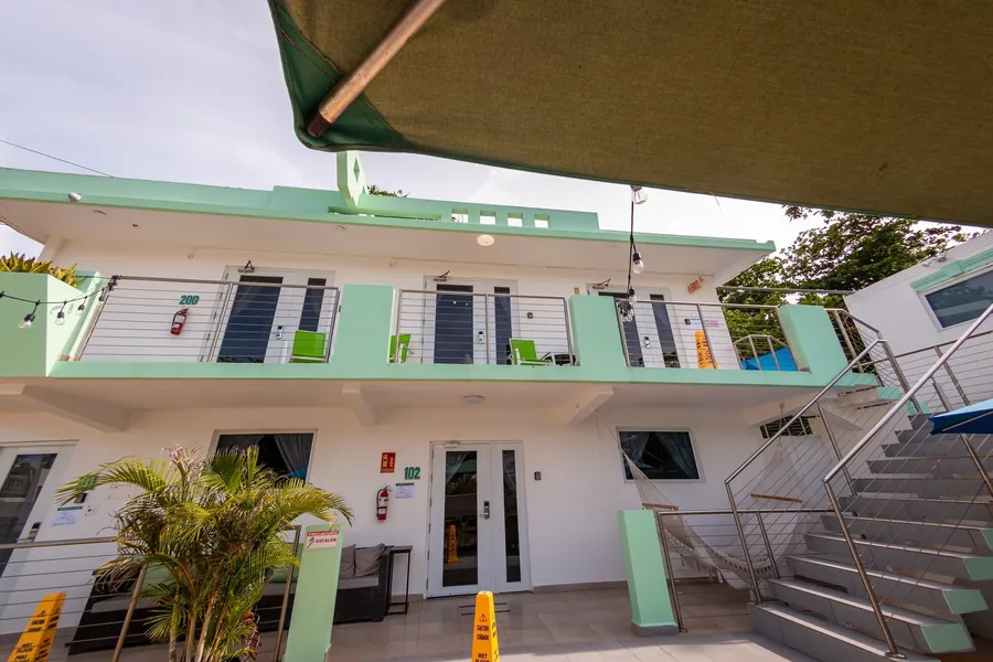 Casa Verde Hotel - Steps to the Beach | Pool, Restaurant & Bar hotel detail image 6