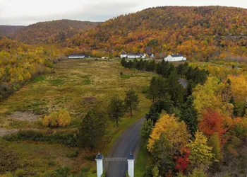 Glenora Inn & Distillery hotel thumbnail 3