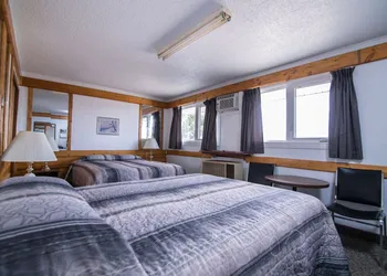Wild Goose Motel and Campground hotel thumbnail 7