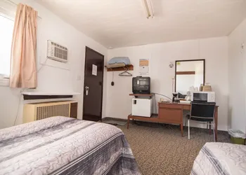 Wild Goose Motel and Campground hotel thumbnail 8