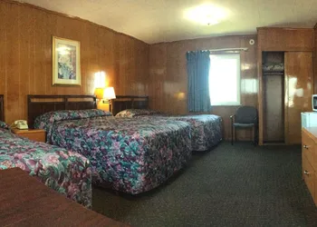 Kenwood Motel hotel thumbnail 3