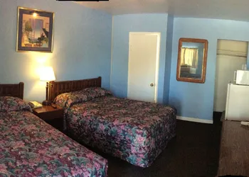 Kenwood Motel hotel thumbnail 6