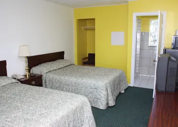 Kenwood Motel hotel thumbnail 8