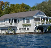 Boathouse Waterfront Lodging hotel detail image 4
