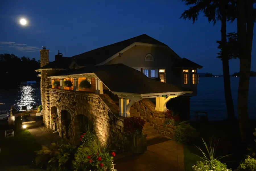 Boathouse Waterfront Lodging hotel detail image 6