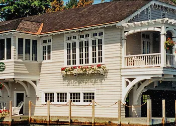 Boathouse Waterfront Lodging hotel thumbnail 7