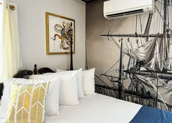 Queen Anne's Revenge hotel thumbnail 3