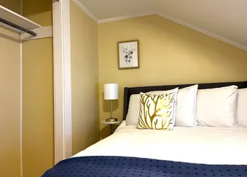 Queen Anne's Revenge hotel thumbnail 5