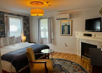 Queen Anne's Revenge hotel thumbnail 7