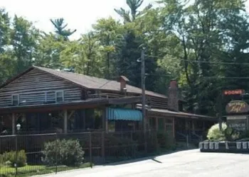 Fern Ridge Motel hotel thumbnail 3