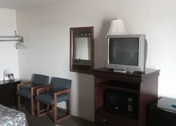 Country Inn Bolivar hotel thumbnail 7