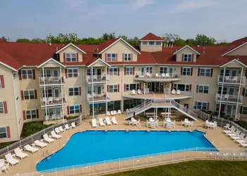 Delavan Lake Resort hotel thumbnail 2