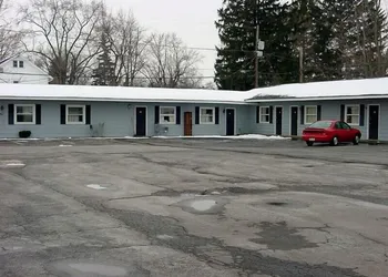 Double A Motel hotel thumbnail 2