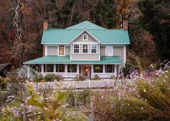 The Mast Farm Inn hotel thumbnail 2