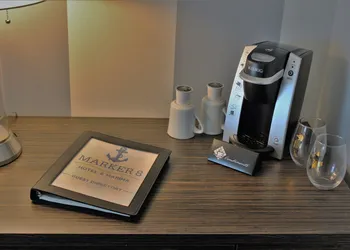 Marker 8 Hotel & Marina hotel thumbnail 6