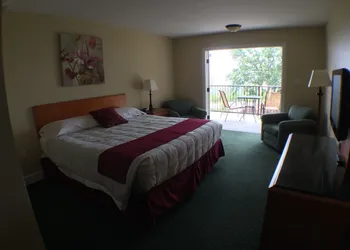 Whitney Mountain Lodge hotel thumbnail 6