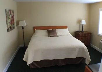 Whitney Mountain Lodge hotel thumbnail 7
