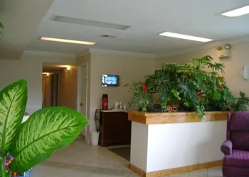Emerald Sands Inn hotel thumbnail 3