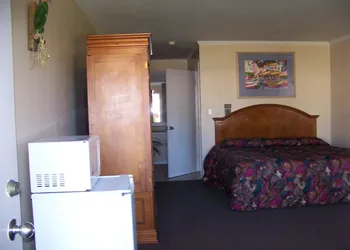 Emerald Sands Inn hotel thumbnail 4