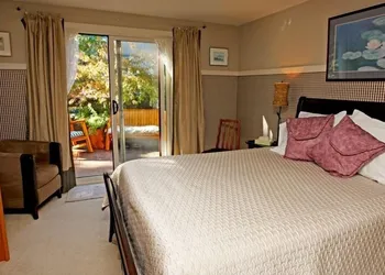 Buffaloberry B&B hotel thumbnail 6