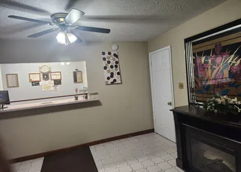 Royal Motel hotel thumbnail 4