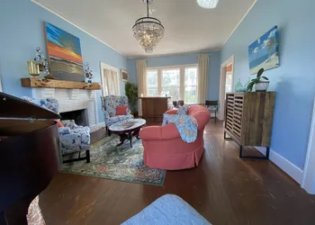 Avenue O Bed & Breakfast hotel thumbnail 3
