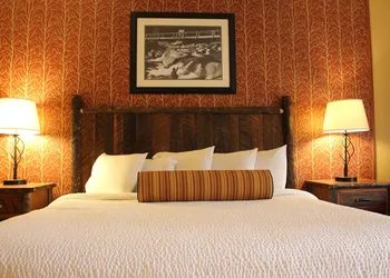 Old Creek Lodge hotel thumbnail 5