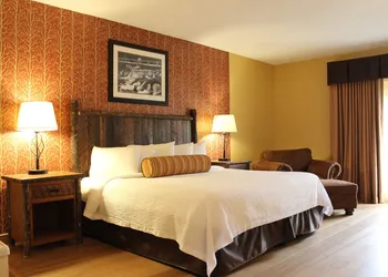 Old Creek Lodge hotel thumbnail 6