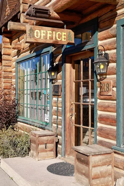 Twin Pines Lodge & Cabins hotel detail image 2