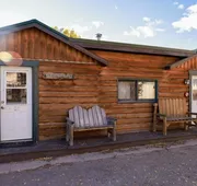 Twin Pines Lodge & Cabins hotel detail image 4