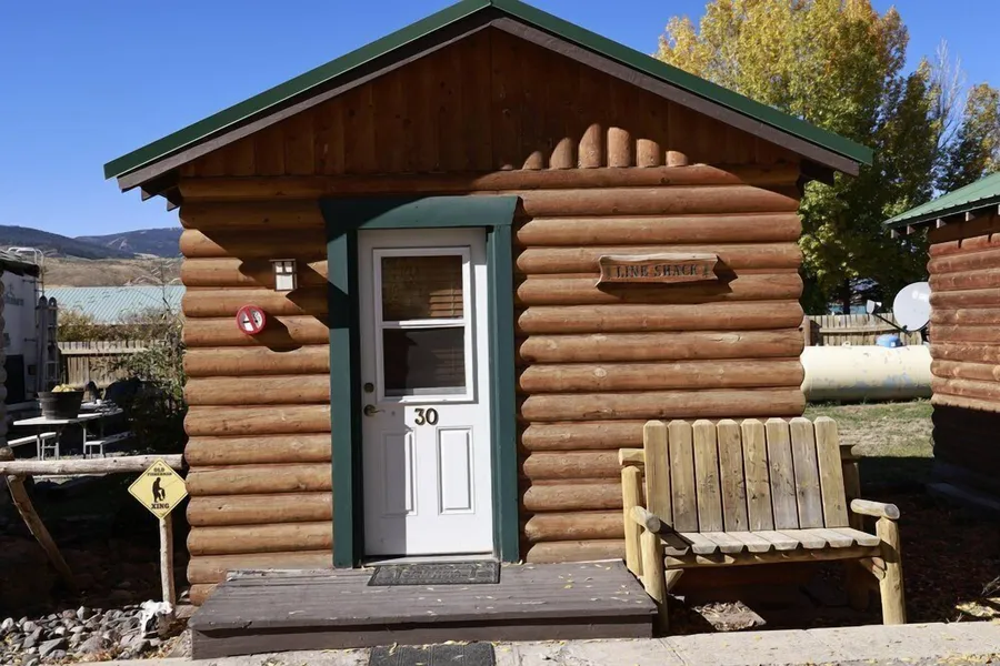 Twin Pines Lodge & Cabins hotel detail image 6