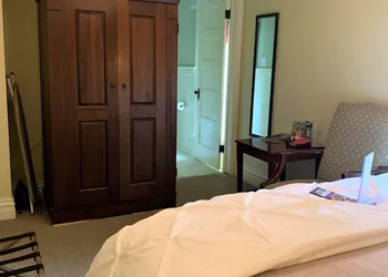 The Red Coat Bed & Breakfast hotel thumbnail 5