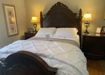 The Red Coat Bed & Breakfast hotel thumbnail 7